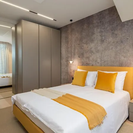 Apartment 1 Bedroom In *